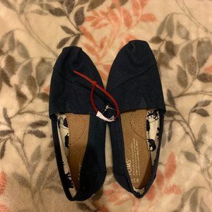 NWT TOMS Womens Classics Navy Canvas, W7.5